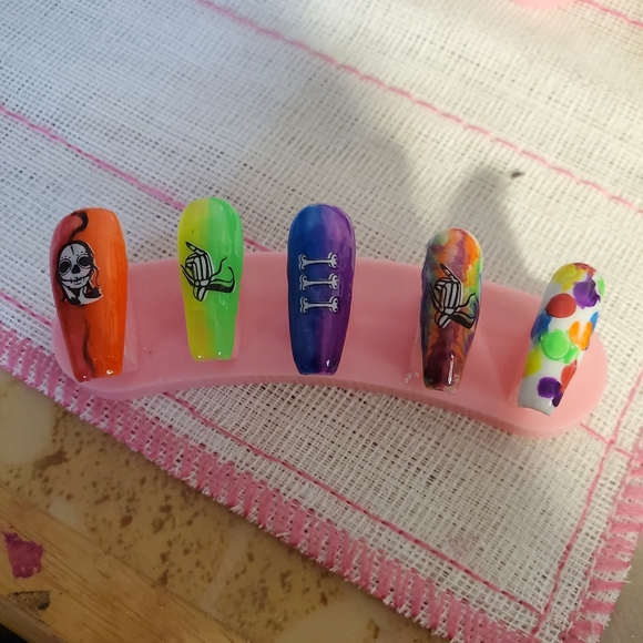 Custmized Nails - Picture 5 of 16